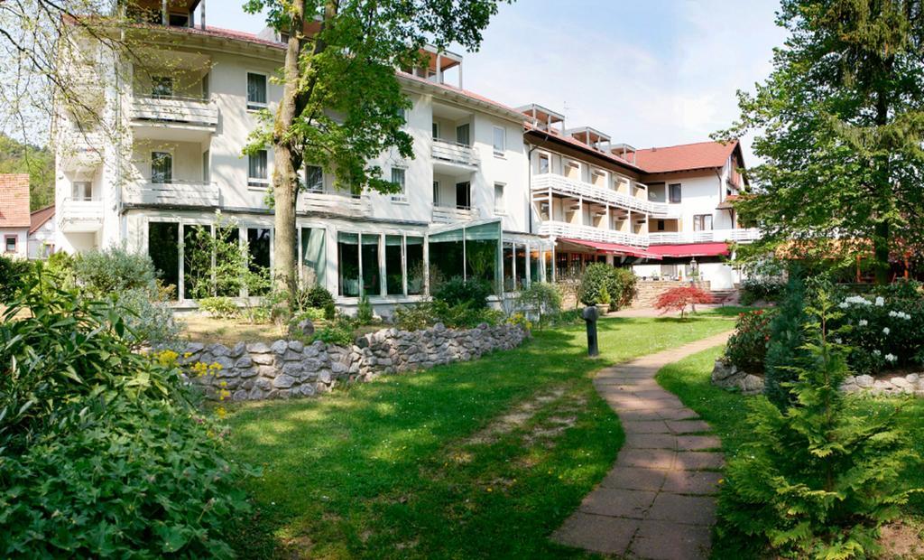 Hotel Kurparkblick Bad Bergzabern Dış mekan fotoğraf